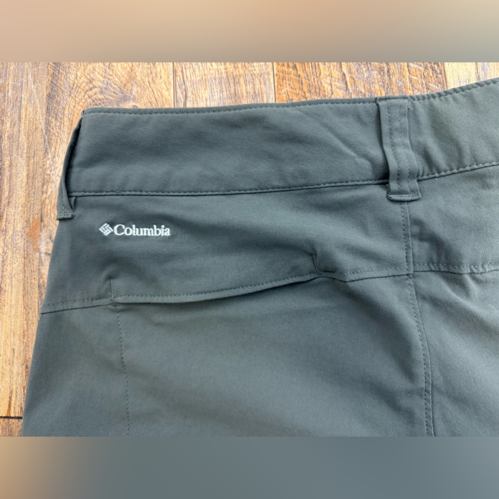 Columbia Women's Omni-Shield Roll Tab, Lightweight Hiking Pants, Size 6 Short - Picture 13 of 15